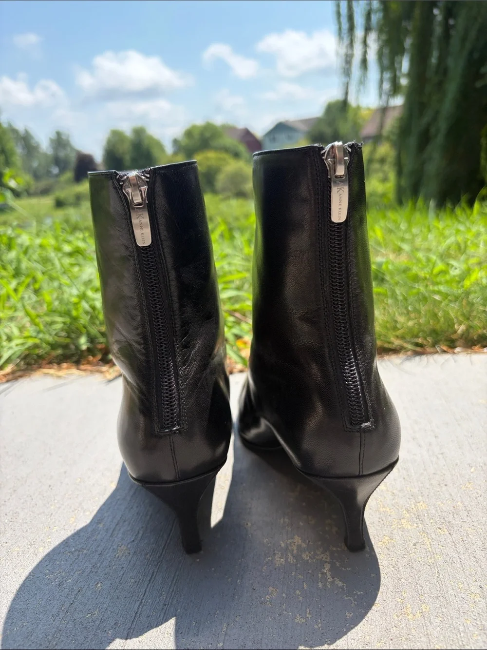 Anne Klein Black Pointed-Toe Leather Ankle Boots kitten heel 7 1/2 100% leather